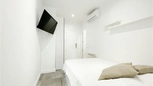 Rooms in Madrid Centro - photo 3