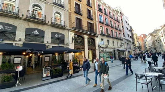 Rooms in Madrid Centro - photo 9