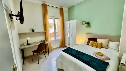 Rooms in Zaragoza - photo 3