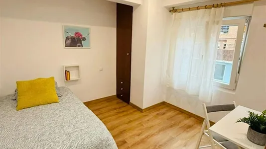 Rooms in Santander - photo 2