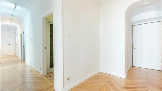 Rooms in Madrid Salamanca - photo 9