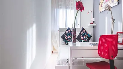 Room for rent in Milano Zona 6 - Barona, Lorenteggio, Milan