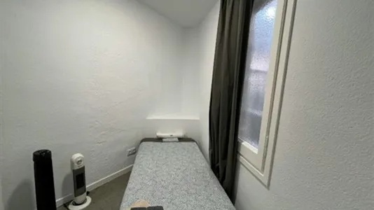 Rooms in Barcelona Eixample - photo 5