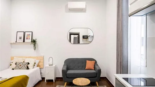 Rooms in Madrid Centro - photo 3
