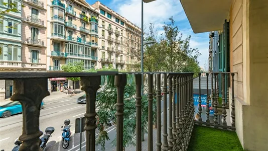 Rooms in Barcelona Eixample - photo 9