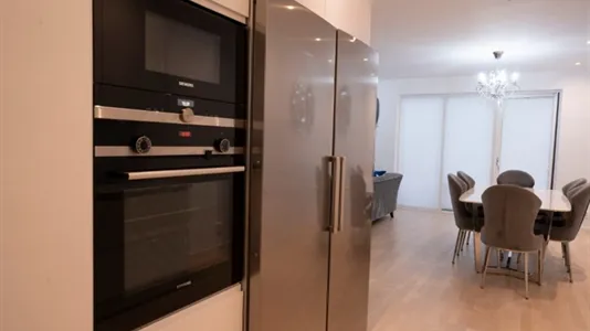 Houses in Södertälje - photo 5