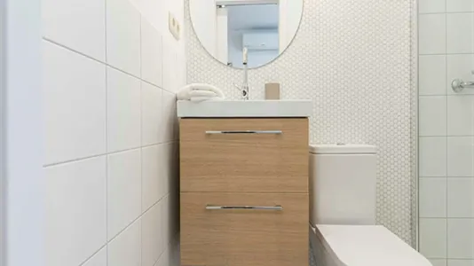 Rooms in Madrid Centro - photo 8
