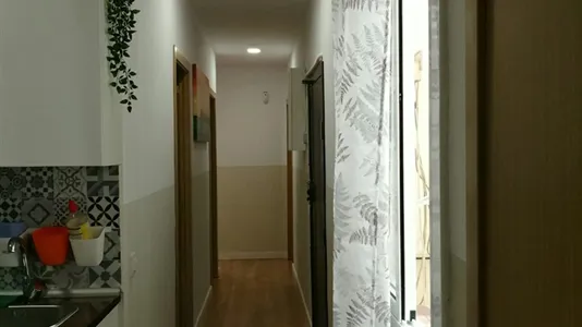 Rooms in Barcelona Ciutat Vella - photo 8