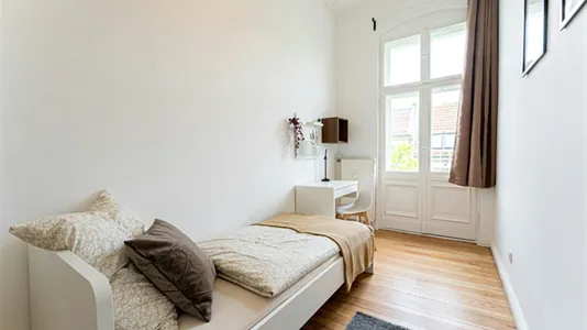 Rooms in Berlin Charlottenburg-Wilmersdorf - photo 4