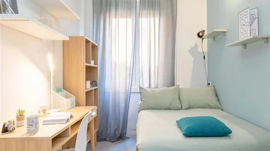 Rooms in Milano Zona 8 - Fiera, Gallaratese, Quarto Oggiaro - photo 2