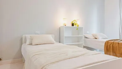 Room for rent in Milano Zona 9 - Porta Garibaldi, Niguarda, Milan