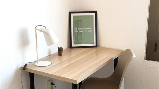 Rooms in Barcelona Ciutat Vella - photo 4