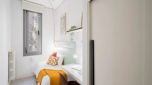 Rooms in Madrid Centro - photo 5