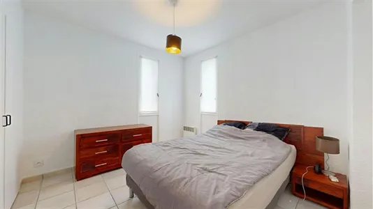 Apartments in Nîmes - photo 9