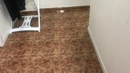 Rooms in Barcelona Sants-Montjuïc - photo 4