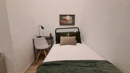 Rooms in Madrid Centro - photo 3