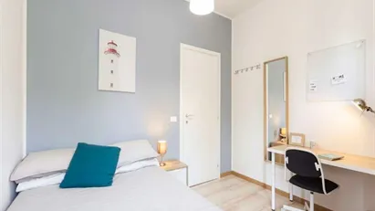 Room for rent in Milano Zona 6 - Barona, Lorenteggio, Milan