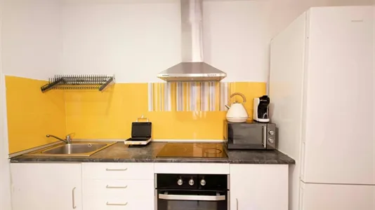 Rooms in Barcelona Ciutat Vella - photo 8