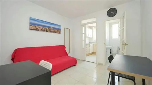 Rooms in Barcelona Sants-Montjuïc - photo 4