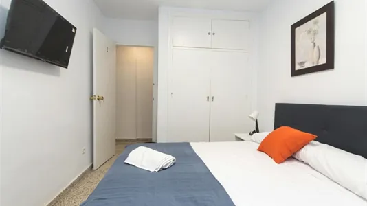 Rooms in Málaga - photo 5
