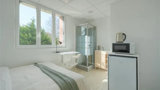 Apartments in Bobigny - photo 4