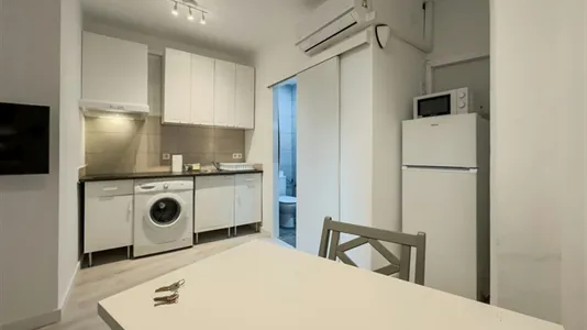 Apartments in Barcelona Eixample - photo 2