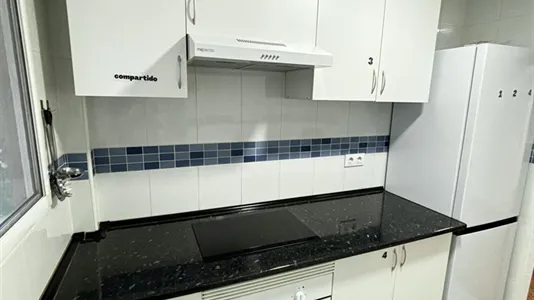 Rooms in Manises - photo 8