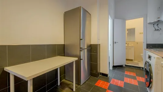 Rooms in Madrid Centro - photo 9