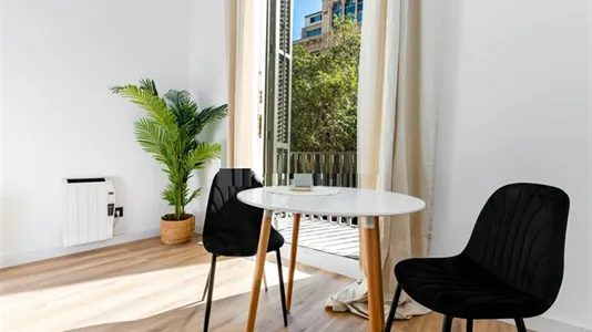 Rooms in Barcelona Eixample - photo 4