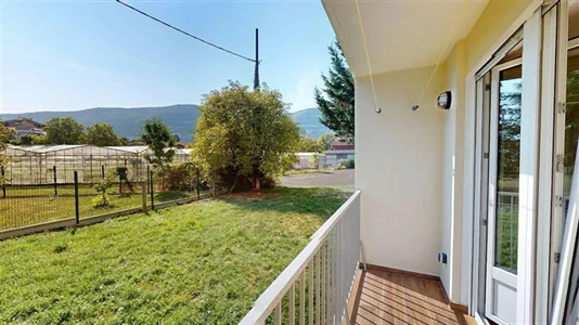 Rooms in Saint-Julien-en-Genevois - photo 8