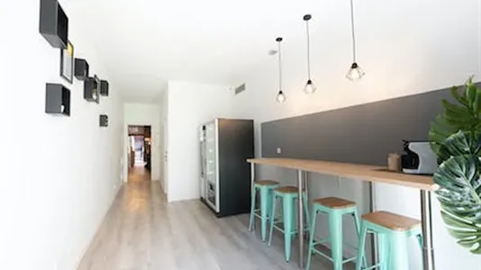 Rooms in Barcelona Ciutat Vella - photo 10