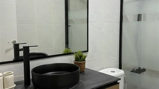 Rooms in Madrid Hortaleza - photo 8