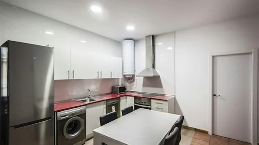 Rooms in Valencia Ciutat Vella - photo 10