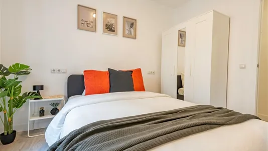 Rooms in Madrid Chamberí - photo 2
