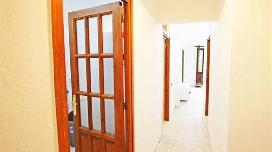 Rooms in Barcelona Ciutat Vella - photo 10