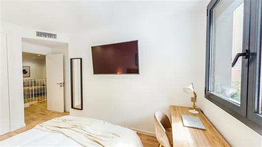 Rooms in Barcelona Sants-Montjuïc - photo 5