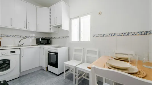 Rooms in Madrid Centro - photo 9
