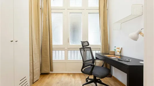 Rooms in Barcelona Ciutat Vella - photo 4