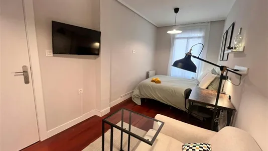 Rooms in Arrigorriaga - photo 7