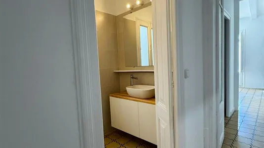 Rooms in Barcelona Ciutat Vella - photo 7