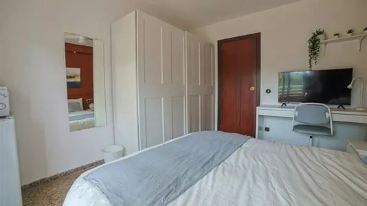 Rooms in Barcelona Sants-Montjuïc - photo 4