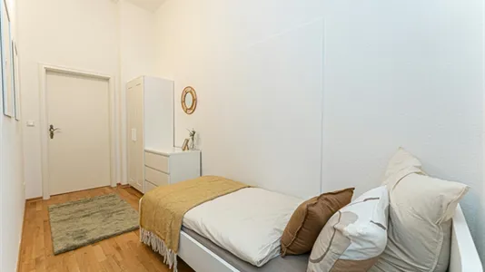 Rooms in Berlin Charlottenburg-Wilmersdorf - photo 1