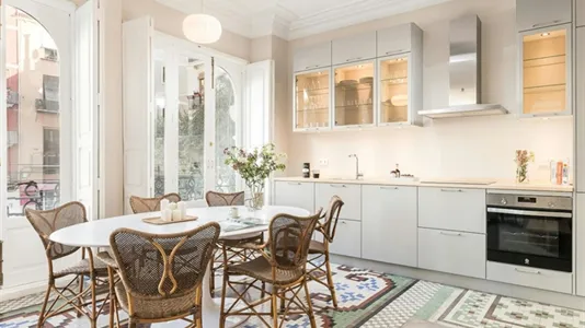 Apartments in Valencia Ciutat Vella - photo 5