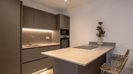 Apartments in Barcelona Ciutat Vella - photo 5