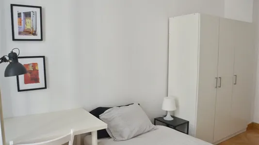 Rooms in Madrid Centro - photo 4