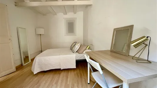 Apartments in Barcelona Ciutat Vella - photo 9