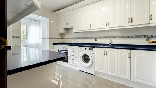 Rooms in Guadalajara - photo 3