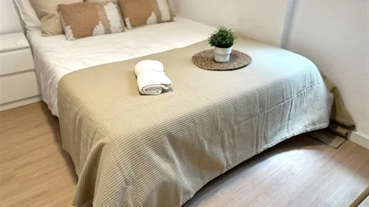 Rooms in el Camí de Vera - photo 4