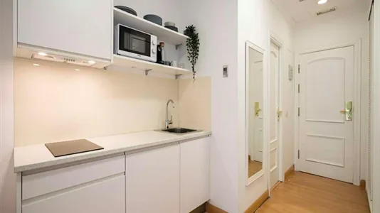 Rooms in Madrid Centro - photo 6